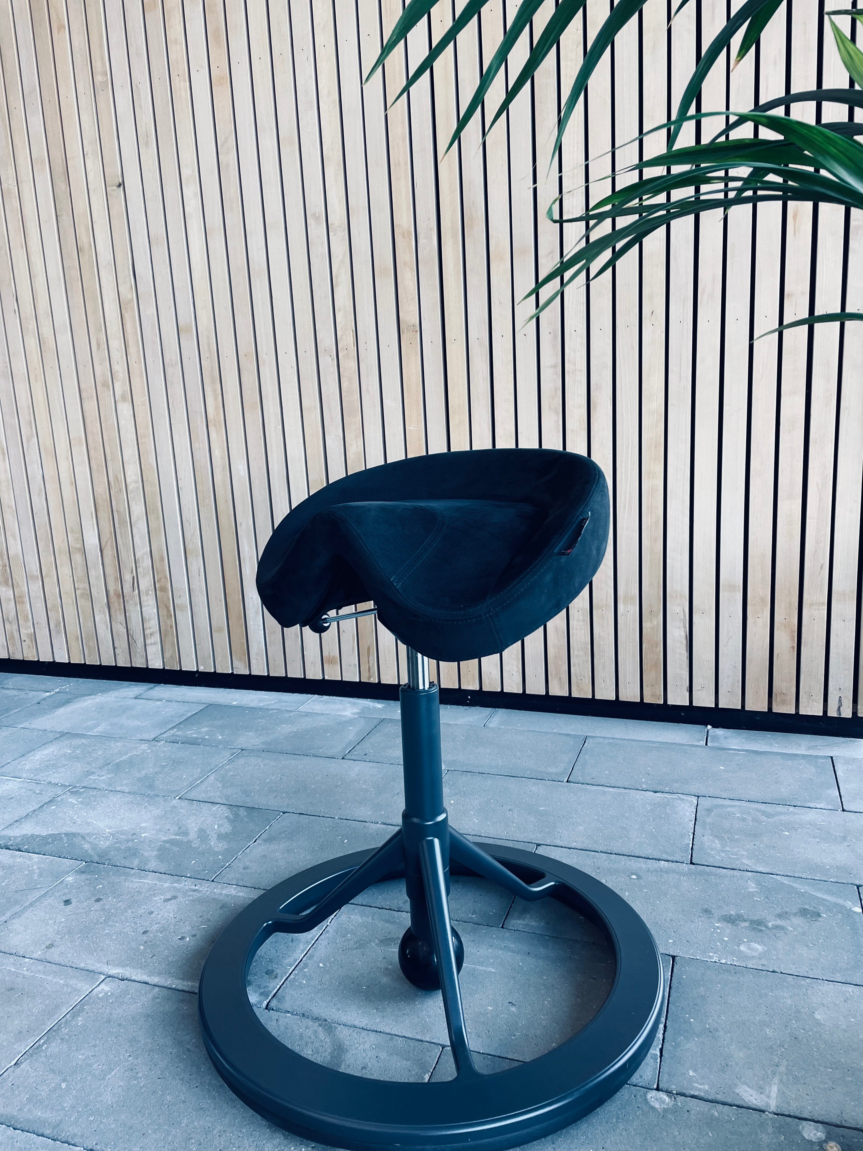 Kontorstol Back App, Alcantara med sort kugle
